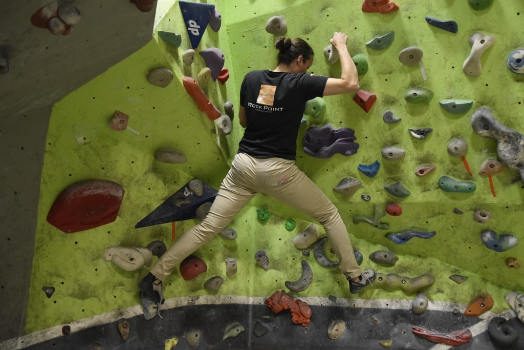 Lezecké bavlněné kalhoty Rafiki Sella na boulder i na drink po lezení