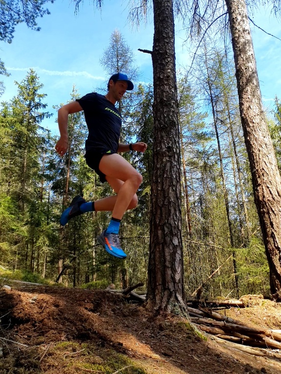 Nejlépe botám Dynfit Alpine bylo na lesních a polních nezpevněných cestách