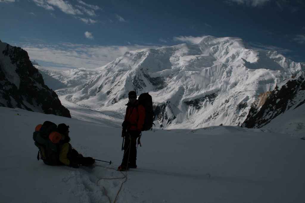 Expedice Gasherbrum I - cesta mezi základním a prvním výškovým táborem