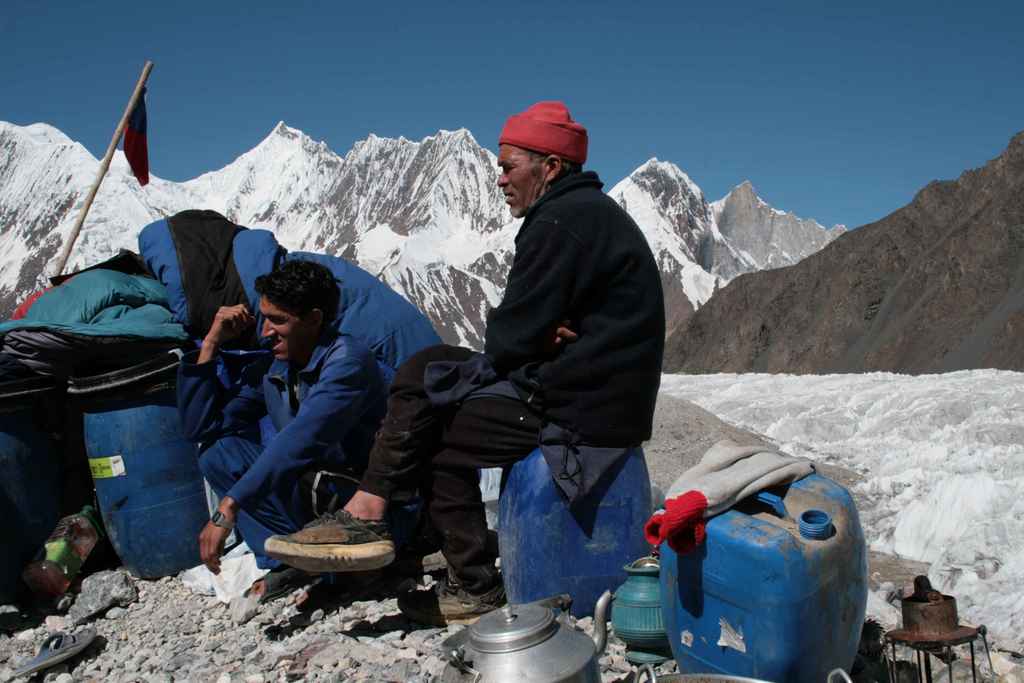 Expedice Gasherbrum I - kuchař s pomocníkem