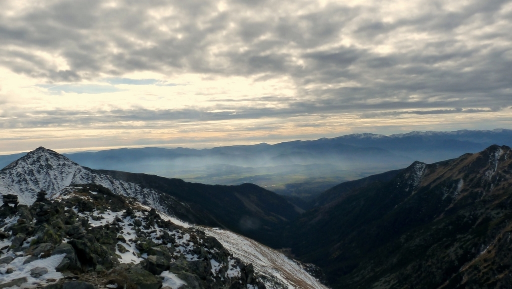 Klín (2172m) a pohled zpět na Bystrou