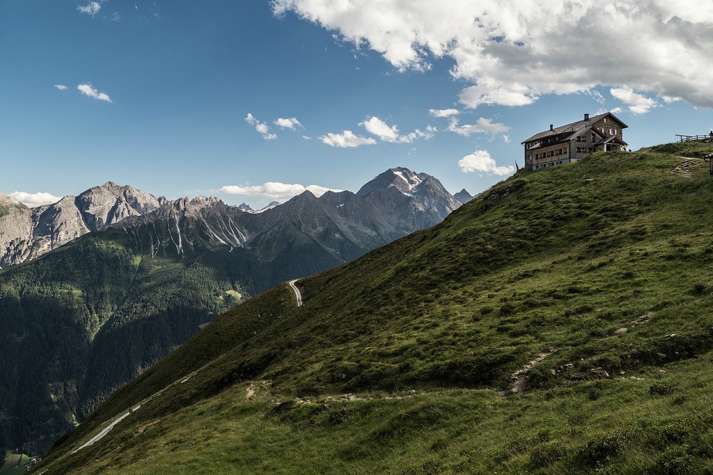 Starkenburger Hütte v pozdním odpoledni