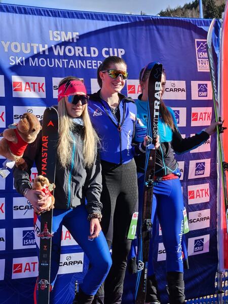 Eva Matějovičová na stupních vítězů na SP ve skialpinismu - disciplína sprint