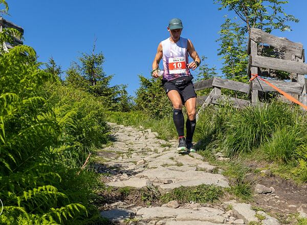 LHUT 2024 - Aleš Sedlák při seběhu během lysohorského ultra trailu