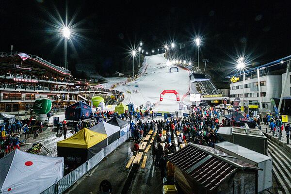 Centrum dění sprintařské dispciplíny Světového poháru ve skialpinismu - stadion Planai Schladming