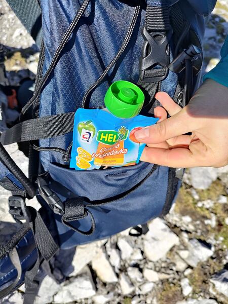 Pohled na batoh Hannah Arrwo 30 l zboku - Elastické kapsy na bocích batohu 