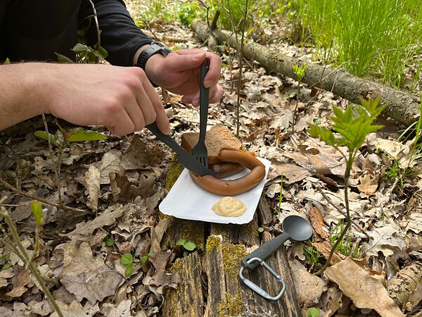 Sea to Summit Cutlery set zaručí komfort i při krájení tužších jídel