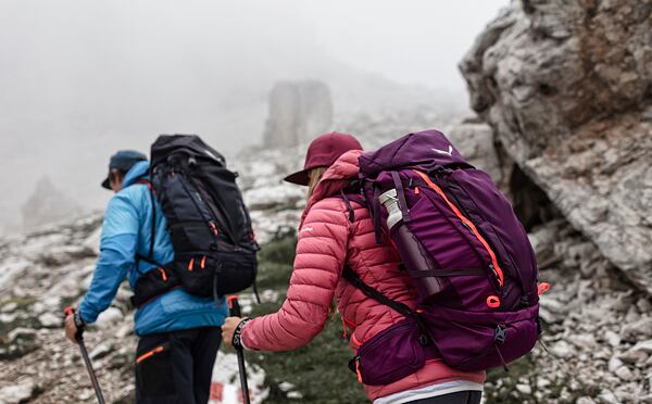 Softshell je ideální větruodolná vrstva na podzimní turistiku