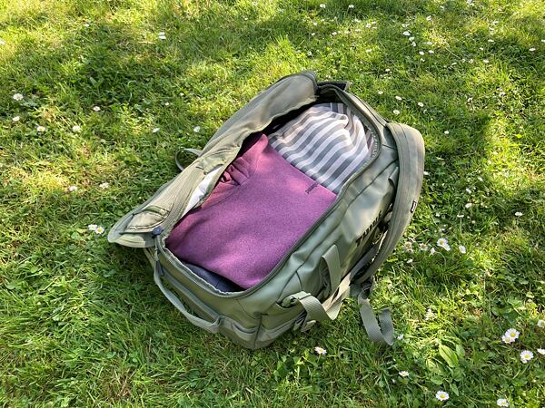 Cestovní taška Thule Chasm 40 l Duffel bag - otevřený hlavní zip