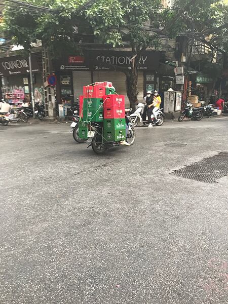 Na skútru převezou Vietnamci opravdu cokoli