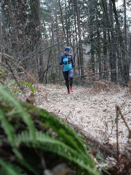 Hannah mikina Meda HZ nabízí různorodé využití - skialp, běh, cyklo, turistika