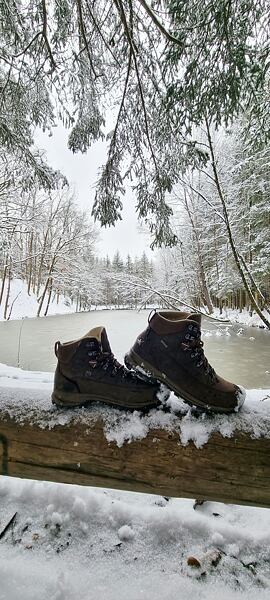 Trekové boty Garmont Chrono GTX UNI - díky membráně v nich můžete i do sněhu