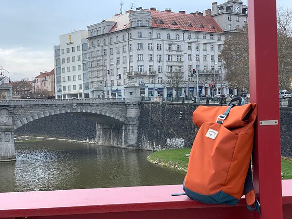 Ideální na cesty do práce. Vše potřebné pohodlně naložíte, ani to v batohu není poznat