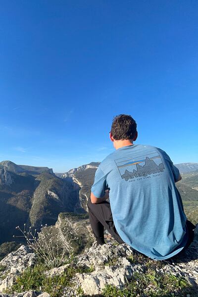 Pánské triko Patagonia M Cap Cool Daily Graphic Shirt - zadní strana s patagonskou horou Fitz Roy