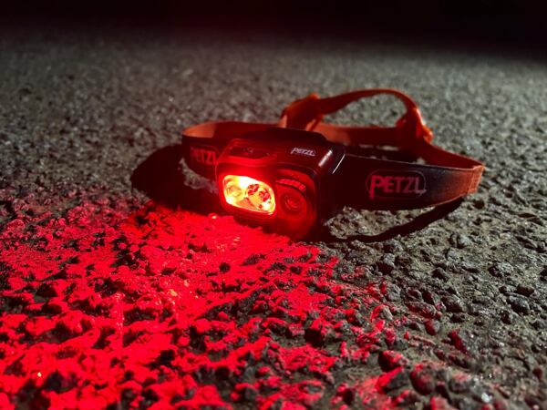  Čelovka Petzl Swift RL 2.0 - červené stroboskopické světlo